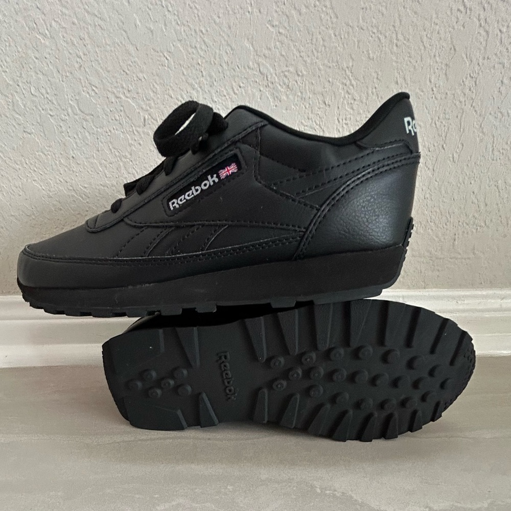 Reebok Women’s Black Low-Top Sneakers - Picture 3 of 10